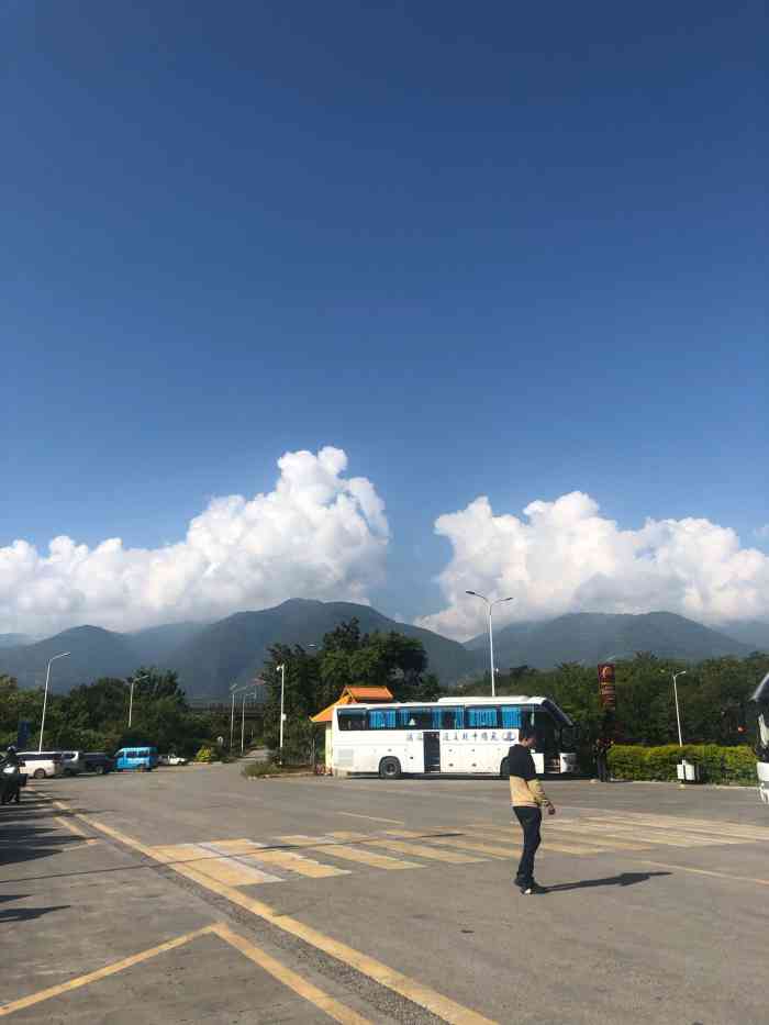 潞江坝服务区综合服务-"[图钉]实用tips:也算是一个挺大的服.