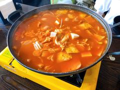 部队火锅-HONGA HONGA雄家(曹路店)