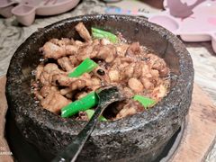 石锅杭椒牛蛙-桂满陇天书(南京德基旗舰店)
