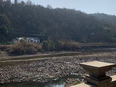 -赋石水库船头鱼红房子饭店