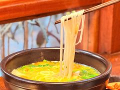 -银米·云南传统过桥米线(双廊黑金冠店)