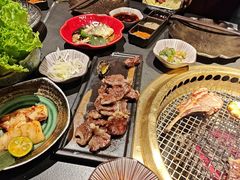 -铭牛烧肉·和牛海鲜自助(高新月牙湖店)