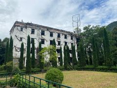 -四川汶川特大地震漩口中学遗址