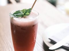 树莓梨汁苏打水-BOR Eatery(安福路店)