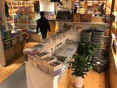 -新华里咖啡书吧(新华书店小寨店)
