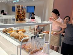 -好利来(上海长宁龙之梦店)