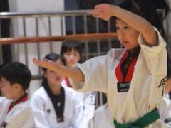 -嗨动跆拳道体能馆(菜百店)