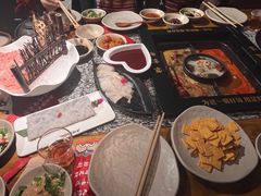 -老牌坊云南鱼豆花火锅(哈西万达店)
