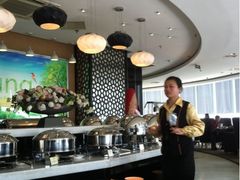 -云顶旋转自助景观餐厅