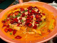 酸菜松板肉-云海肴·汽锅鸡·云南代表菜(天山百盛优客店)