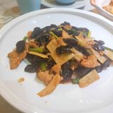 与美女吃饭本身就是一件很愉快的事情🦆