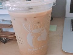 拿铁-瑞幸咖啡(中国凤凰大厦店)