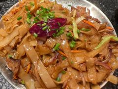 -何妹湿辣牛肉·粤式烧烤砂煲(桂雅路店)