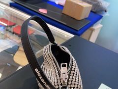 -爱革·洗衣改衣·洗鞋修鞋·洗包修包·奢侈品护理(宝地广场店)