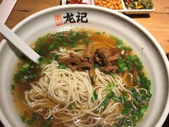 -湘人龙记老长沙米粉(华普国际大厦店)