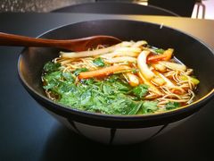 香辣牛骨汤面-贡梅老面馆·蟹粉面·无锡特色小吃(南长街主推店)