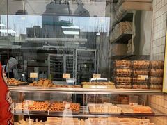 面包甜点陈列柜-鲍师傅糕点(永安里店)