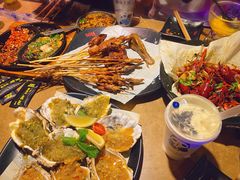 大生蚝-何师烧烤Pro ·江湖川菜·小龙虾·精酿(太古里旗舰店)