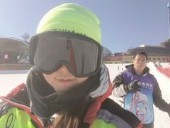 -采薇庄园四季滑雪场