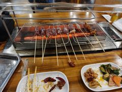 -哈尔滨小酒馆·鲜肉现穿自助烧烤(康新花园店)