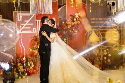 -Flora婚纱礼服定制租赁店