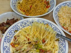 -李与白包子铺(桐梓林店)