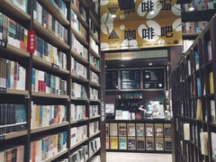 -钟书阁(群光广场店)