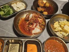 -草家酱蟹炭火烤肉店(珲春南路一店)
