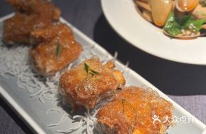 Salt-Roasted Bubble Pork Trotter