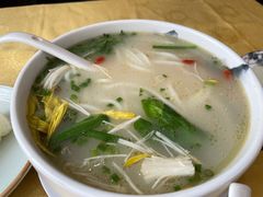 过桥米线-蝴蝶泉宾馆-中餐厅