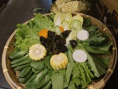 -尚尚仙·酸汤猪手·猪肚鸡火锅(华联万柳购物中心店)