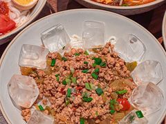 -粉八·云南米线·建水烧烤(常熟路店)