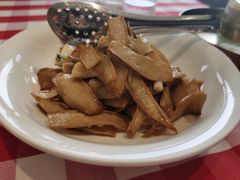 橄榄油炒三种蘑菇-西贝莜面村(金隅嘉品mall店)