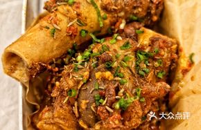Signature Fried Pork Shank Super Bucket