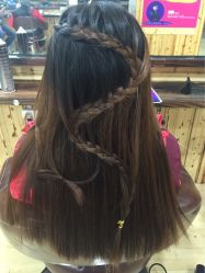 -镁连社·美联社