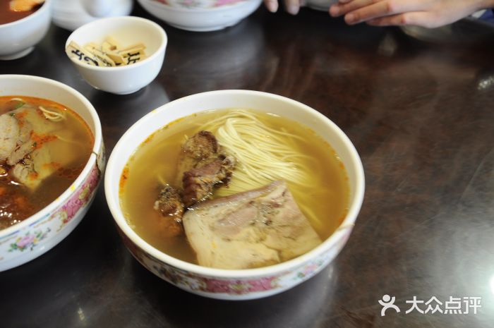 德兴馆(广东路总店)焖蹄二鲜面图片