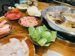 红锅-周幺妹重庆老火锅(银泰城总店)