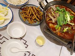 -霄汉牛三鲜湖北砂锅菜(万松园2店)