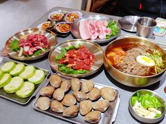 -围炉肉舍丹东海鲜烤肉·烤活鳗(步行街店)