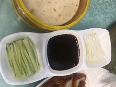 -六和聚传统烤鸭.天津菜(和平店)
