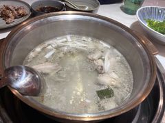 -喃喃椰·糟粕醋·椰子鸡火锅(七堡花园店)