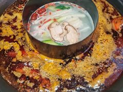 -渝里重庆火锅(航天城店)