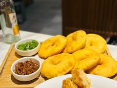 宫廷油饼夹菜-唐猫庭院·千年陕菜(大唐不夜城店)