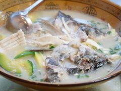 南瓜鱼头汤-邛海风味特色菜馆