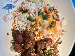 -大头虾越式风味餐厅(光明广场店)