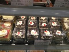 -红宝石·鲜奶小方·海派西点房(南丹店)