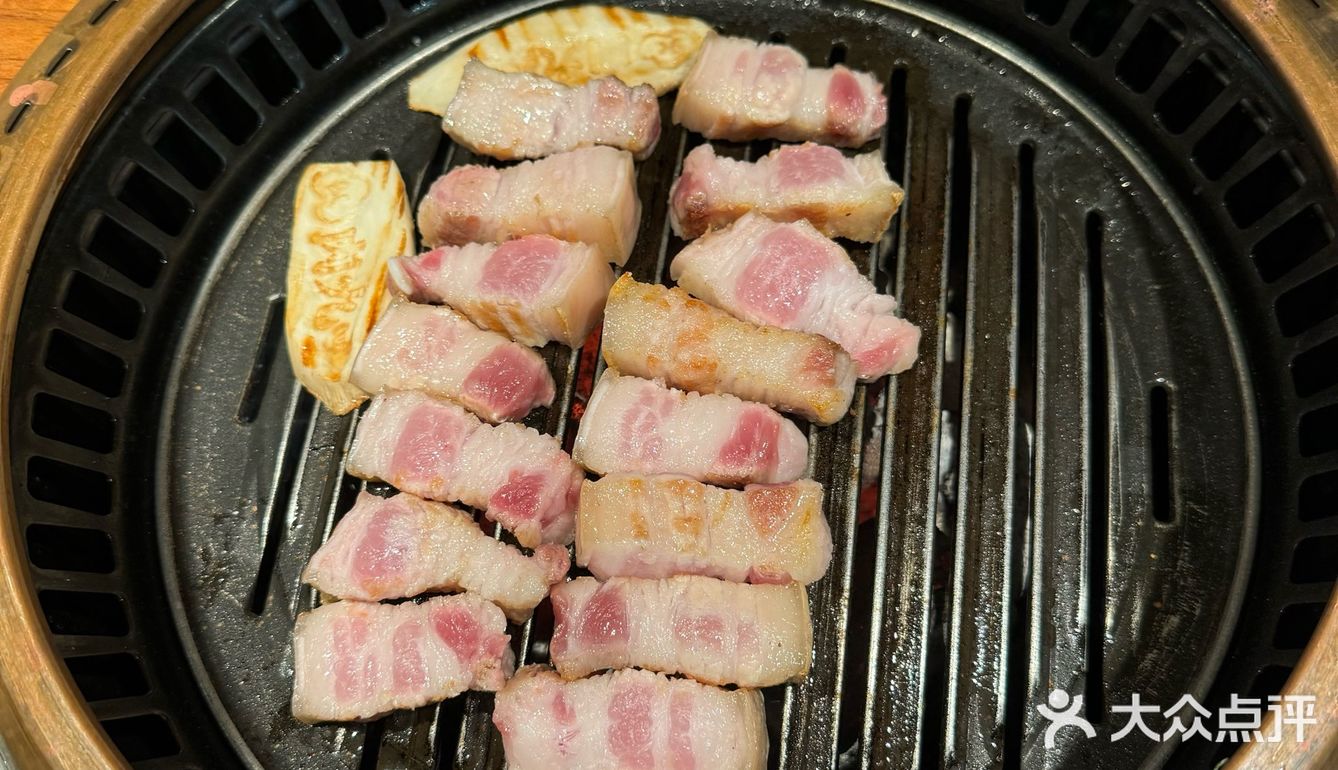大概是杭州蕞好吃的烤肉了！！！生菜小食无限续