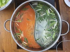 -苗伯妈酸汤火锅