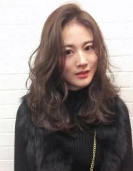 -天下皇剪新潇洒美容美发