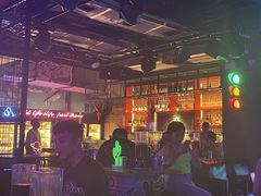 -UP嘻哈酒吧(粉巢店)